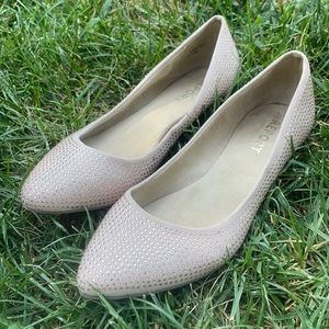 Who needs Cinderella with these shoes?